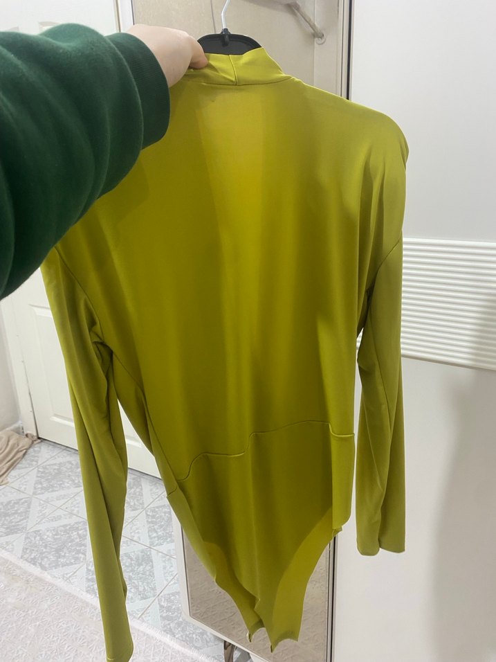 Drapeli V Yaka Yeşil Kadın Bluz - Görsel 2