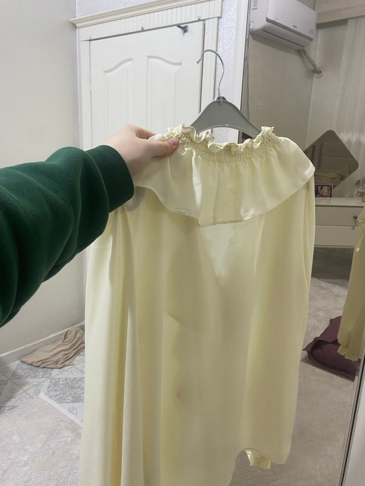 V Yaka Fırfırlı Beyaz Kadın Gömlek - Görsel 3