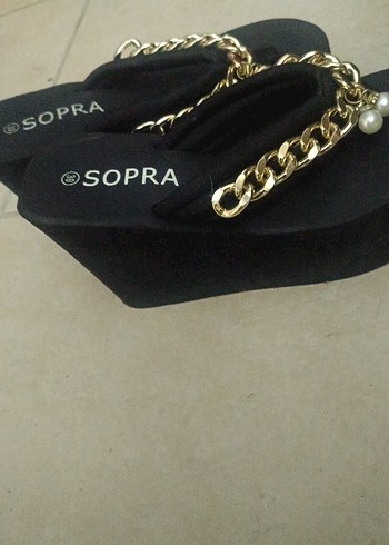 Altın Zincir Detaylı Dolgu Topuk Terlik - Görsel 2