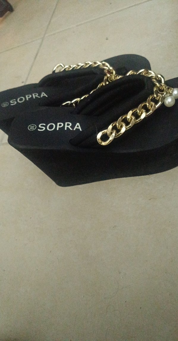 Altın Zincir Detaylı Dolgu Topuk Terlik - Görsel 2