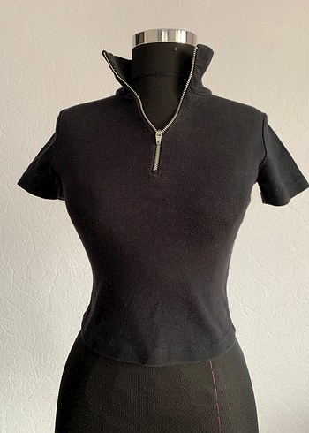 Fermuarlı Yüksek Yakalı Crop Top - Görsel 2