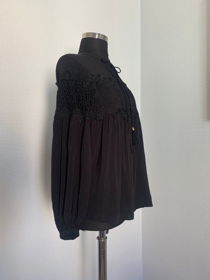 Püsküllü Siyah Bohem Nakışlı Uzun Kollu Bluz - Görsel 3