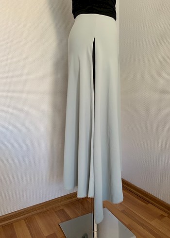 Asimetrik Yırtmaçlı Etek - Görsel 4