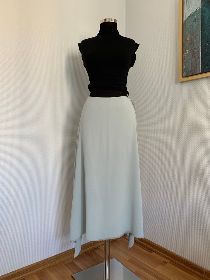 Asimetrik Yırtmaçlı Etek - Görsel 3