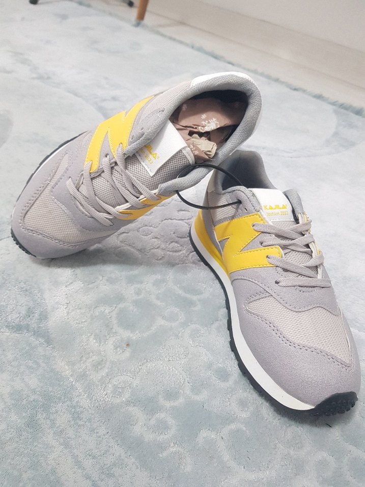 Sarı Gri Bağcıklı unisex Spor Ayakkabı
Markası KAJILA - Görsel 2