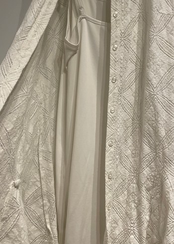 Nakışlı V-Yaka Kolsuz Mini Elbise - Görsel 2