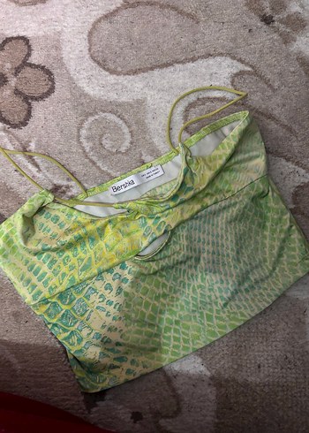 Bershka Yeşil Yılan Desenli Crop - Görsel 3