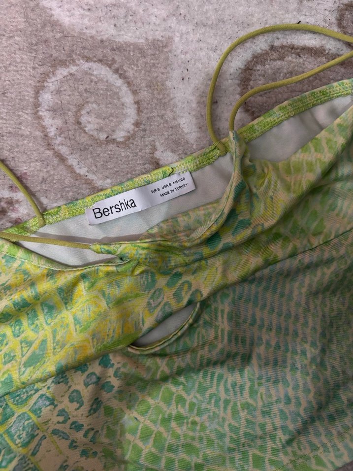 Bershka Yeşil Yılan Desenli Crop - Görsel 2