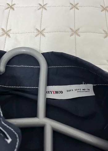 Düğmeli Lacivert Kısa Kollu Denim Gömlek - Görsel 2