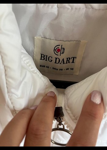 Düğmeli Beyaz Kadın Mont - Görsel 3