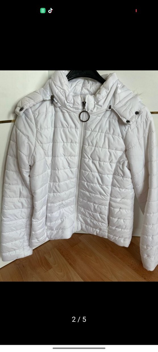 Düğmeli Beyaz Kadın Mont - Görsel 2