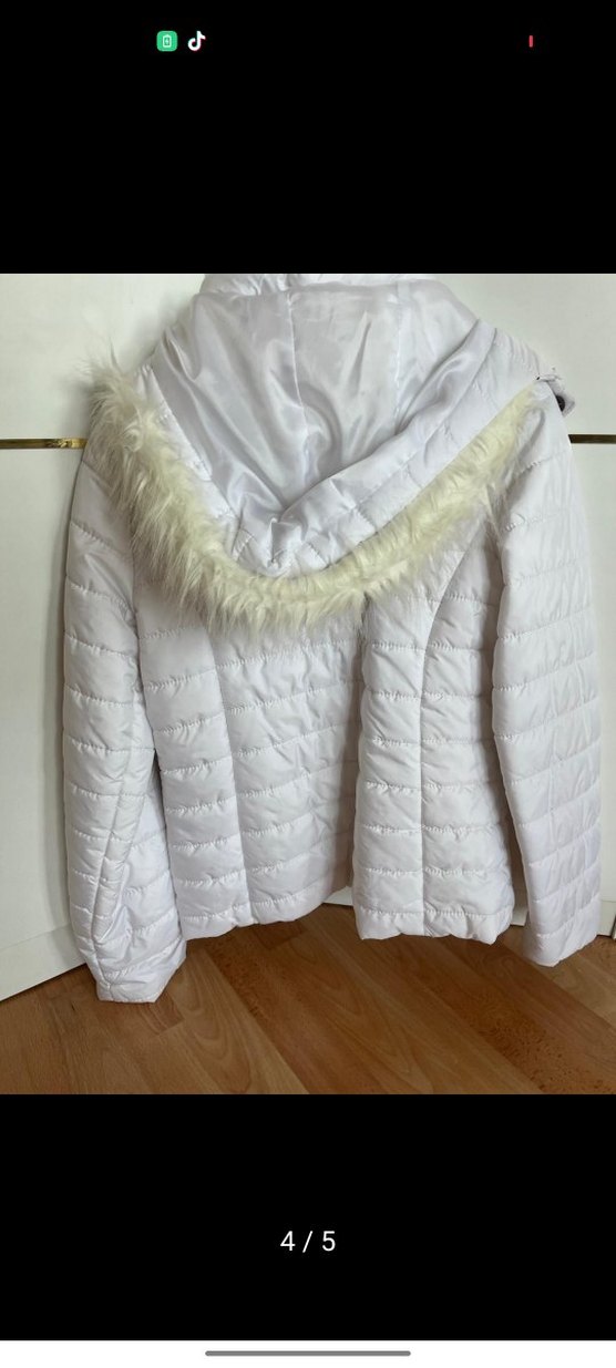 Düğmeli Beyaz Kadın Mont - Görsel 4