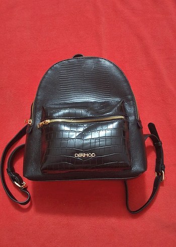 Derimod Siyah Deri Yılan Desenli Sırt Çantası - Görsel 4