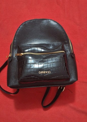 Derimod Siyah Deri Yılan Desenli Sırt Çantası - Görsel 3