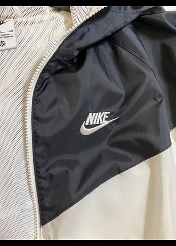 Nike Erkek Beyaz Siyah Fermuarlı Windrunner Mont - Görsel 2