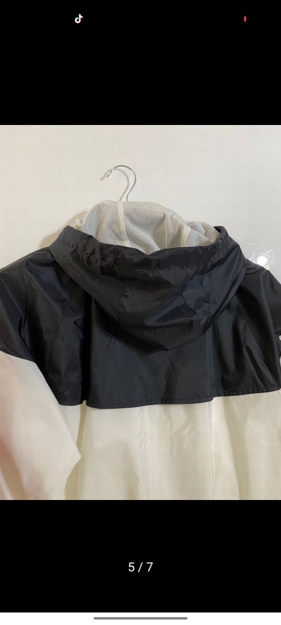 Nike Erkek Beyaz Siyah Fermuarlı Windrunner Mont - Görsel 5