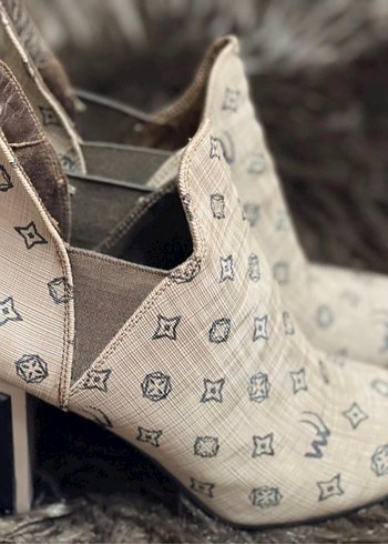 Bej Desenli Kadın Topuklu Botlar - Görsel 2