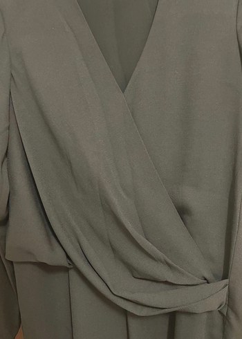 MNG (Mango) Siyah Kruvaze Model Elbise - Klasik ve Şık - Görsel 4