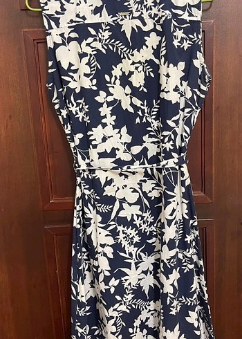 Nautica Çiçek Desenli Lacivert-Beyaz Elbise - M Beden - Yepyeni - Görsel 3