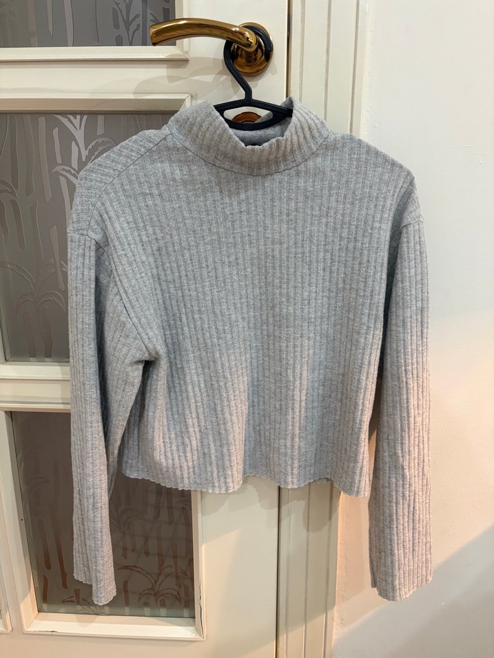 Gri Boğazlı Kadın Triko Kazak - Görsel 2