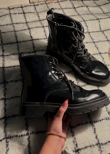 Kadın Siyah Rugan Goth Botlar - Görsel 2