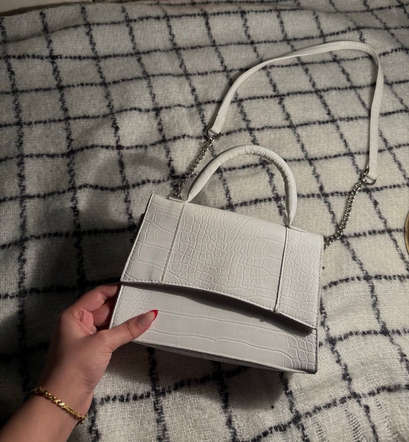 Zincir Detaylı Beyaz Yılan Desenli Kadın Çanta - Görsel 2