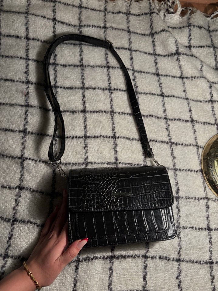 Siyah Deri Desenli Kadın Çanta - Görsel 3