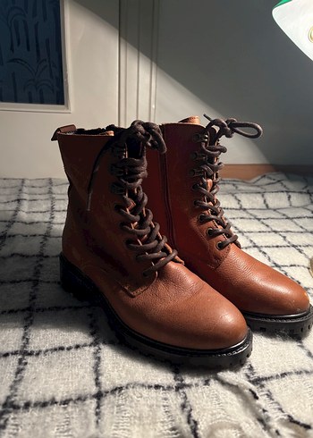 kahverengi bot - Görsel 5