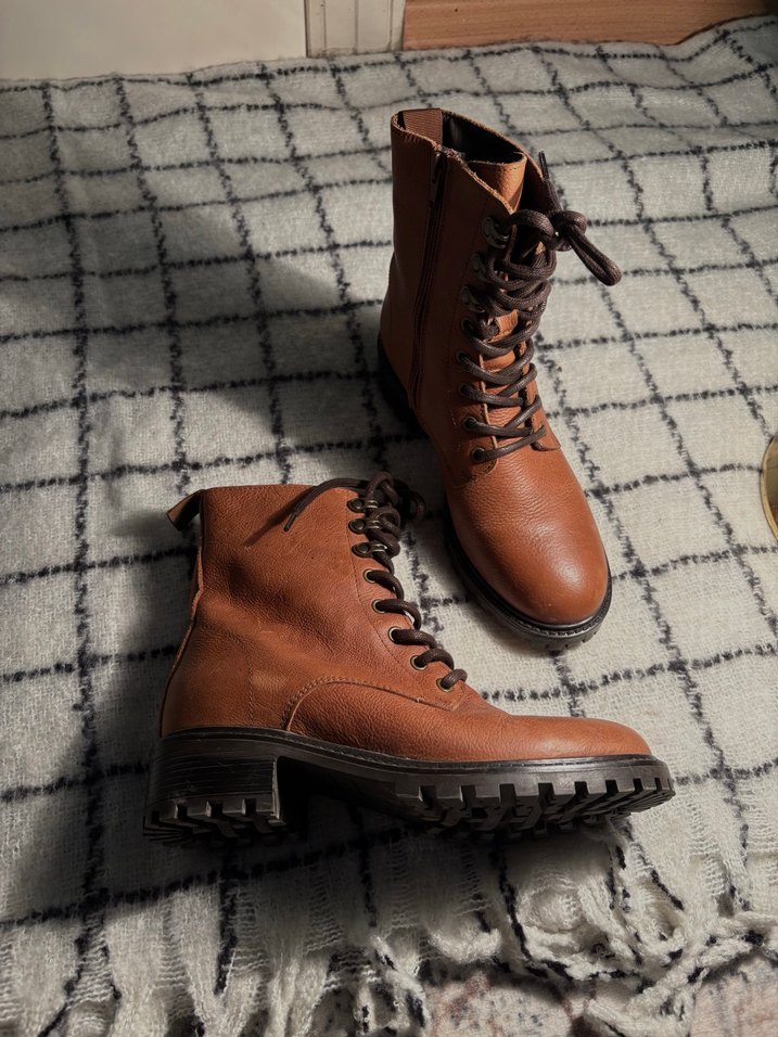 kahverengi bot - Görsel 3