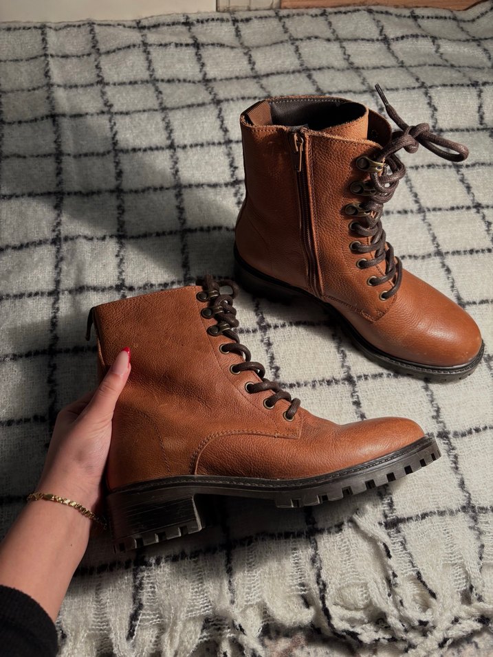 kahverengi bot - Görsel 2