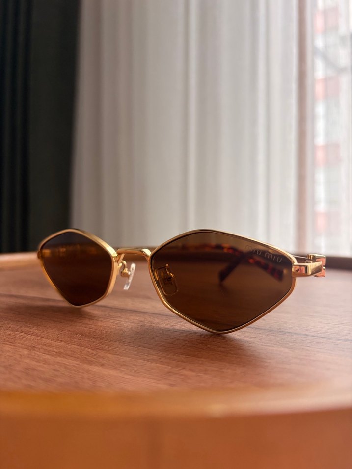 Miu Miu Güneş Gözlük - Görsel 3