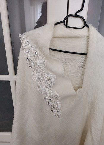 Beyaz Nakışlı Örgü Kadın Şal - Görsel 2