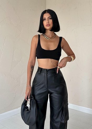 Siyah Deri Bol Kesim Midi Pantolon - Görsel 2