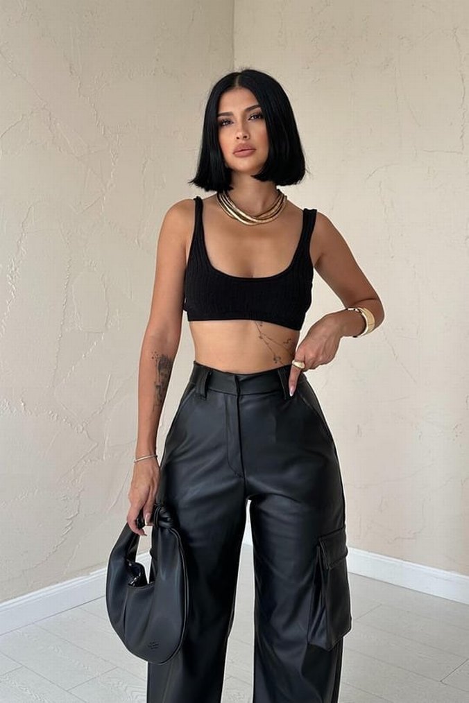 Siyah Deri Bol Kesim Midi Pantolon - Görsel 2