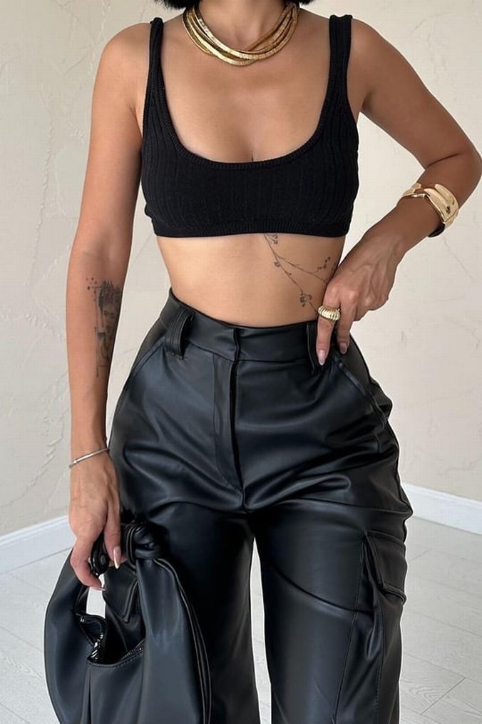 Siyah Deri Bol Kesim Midi Pantolon - Görsel 3