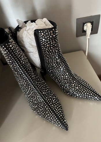 Gri Yılan Desenli Taşlı Stiletto Kadın Bot - Görsel 5