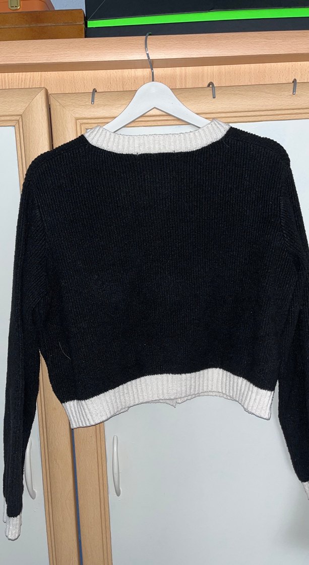 Düğmeli Siyah Triko Kadın Hırka - Görsel 3