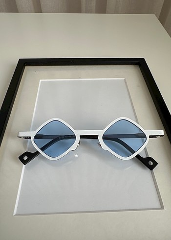 Beyaz Kare Çerçeve Mavi Cam Şık Plaj Stil Güneş Gözlüğü - Görsel 2