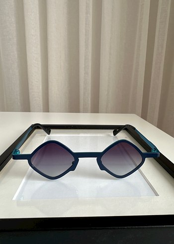 Şeffaf Koyu Mavi Minimalist Kadın Gözlüğü - Görsel 2