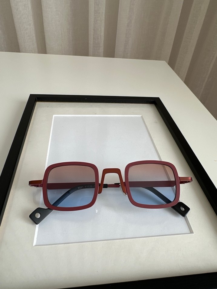 Bordo Transparan Kadın Güneş Gözlüğü - Görsel 4