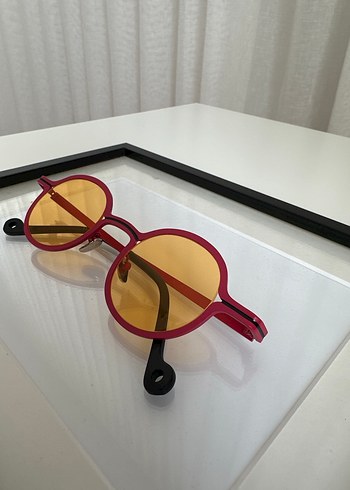 Şeffaf Kırmızı Minimalist Kadın Gözlüğü - Görsel 3