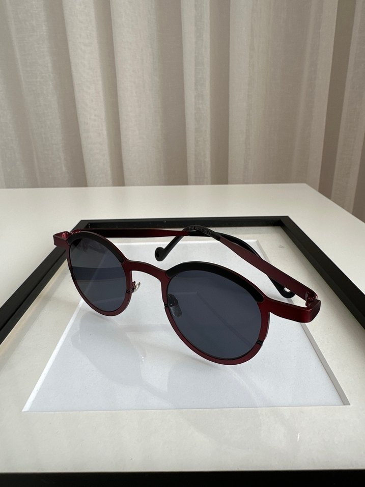Şeffaf Kırmızı Minimalist Kadın Güneş Gözlüğü - Görsel 4