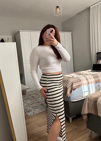 Çizgili Triko Midi Etek - Görsel 3