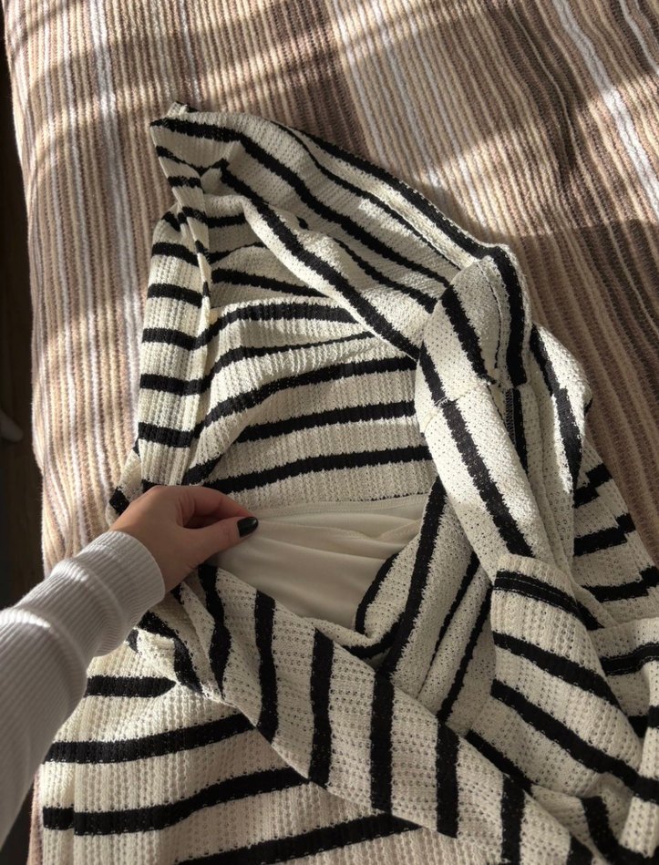 Çizgili Triko Midi Etek - Görsel 4