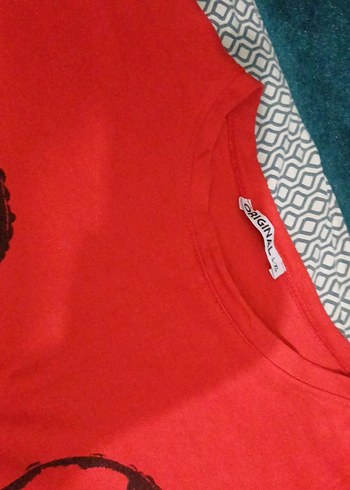 Kırmızı Mickey Mouse Baskılı  Tişört - Görsel 2