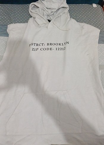 Kadın Beyaz Kapüşonlu Pamuklu Sıfır Kol Tişört - Görsel 2