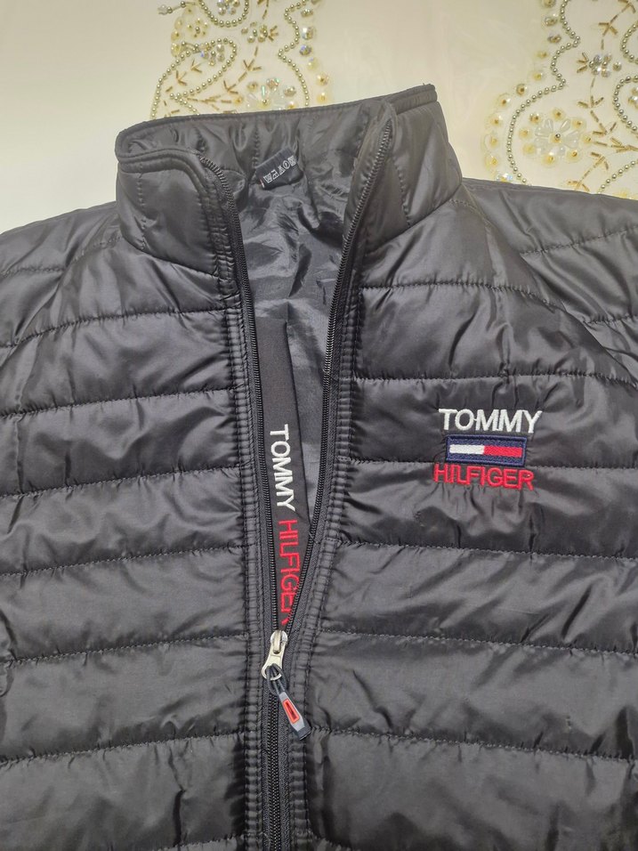 TommyHilfiger Siyah Yakalı Su Geçirmez Street Wear Mont. - Görsel 3