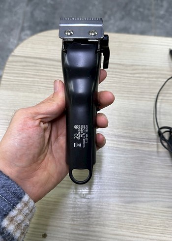 Kemei Siyah Şarjlı Saç Kesme Makinesi - Görsel 2