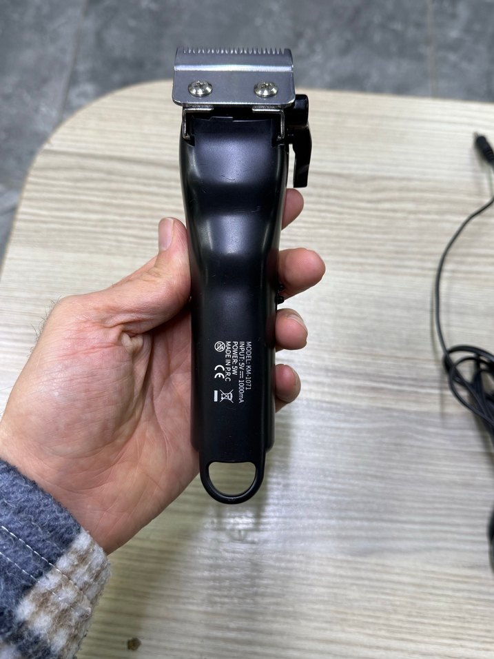 Kemei Siyah Şarjlı Saç Kesme Makinesi - Görsel 2