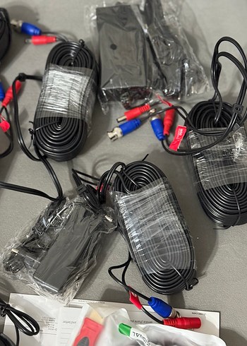 Beyaz Güvenlik Kamera Seti ve Aksesuarları - Görsel 3